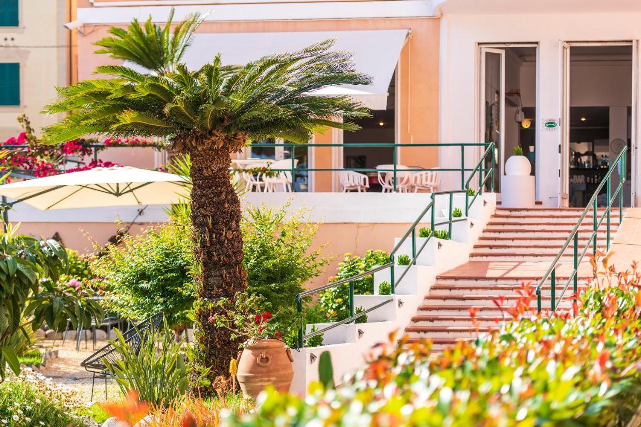 Hotel San Michele Celle Ligure Esterno foto