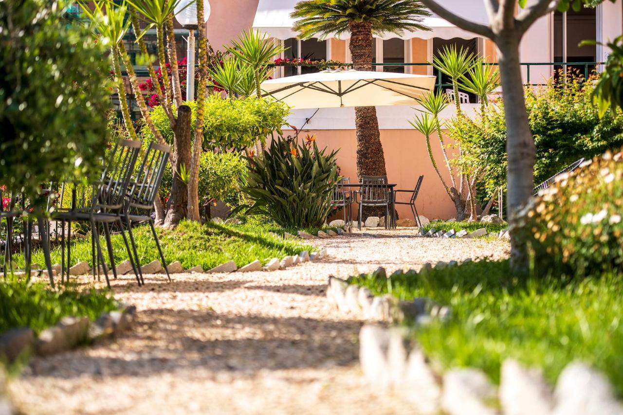 Hotel San Michele Celle Ligure Esterno foto