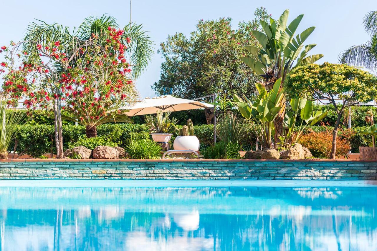 Hotel San Michele Celle Ligure Esterno foto